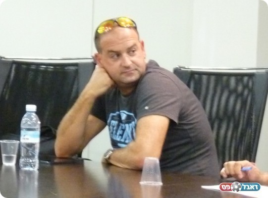 "נילחם בכל האמצעים המשפטיים". שחם