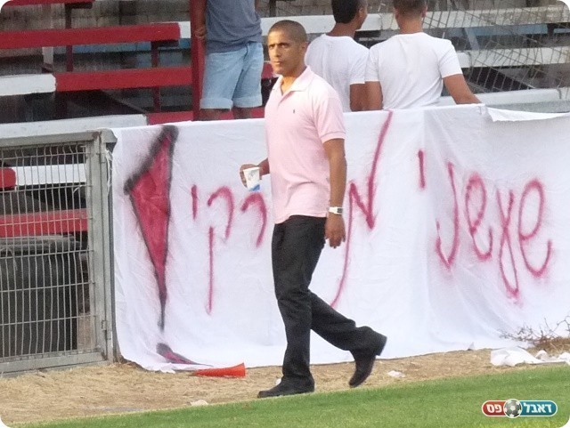 במקום שיכול להשפיע. שרעבי באימון הפתיחה של מרמורק (צילום: גיא גולדפרב)