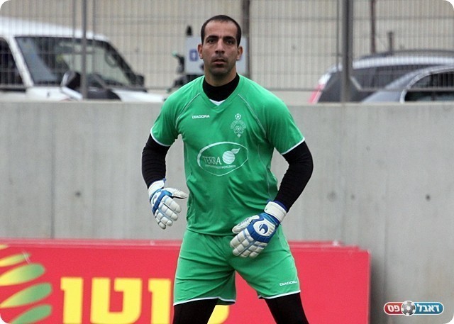 צחי שרון, עוד משחק ללא ספיגה לשוער הותיק (לירן דורף)