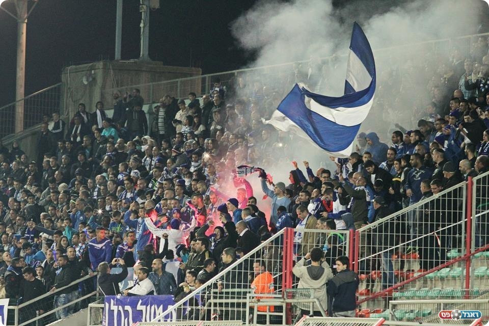 שליטה ביציעים. אוהדי שעריים (קובי רוזן)