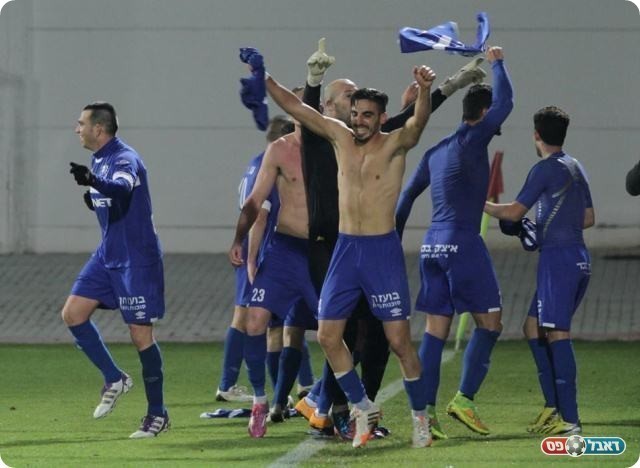 החגיגות בכחול (קובי רוזן)