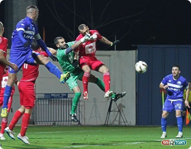 שעריים המשיכה לשלוט. בן לוי ונחמיאס עוצרים התקפה (קובי רוזן)