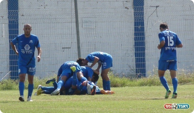 שער מהמם. חוגגים את הראשון (צילום: אלי שמואלי)
