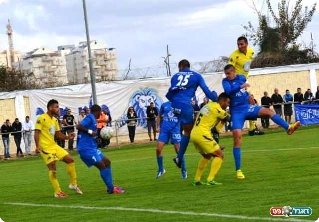 ניסתה להכריע את המשחק.קריית גת בהתקפה (צילום: ולדי מויסייב)