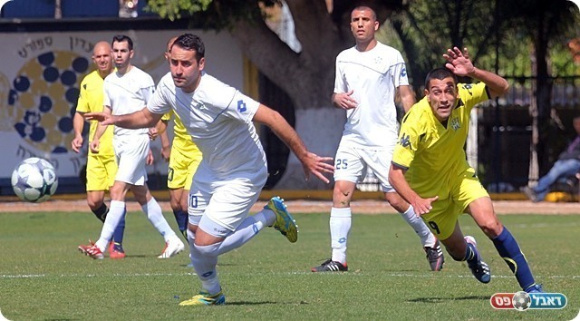 סולומוביץ', הגיע עם ממן מבת ים, שניהם מתפללים לנס מהפלייאוף (לירן דורף)