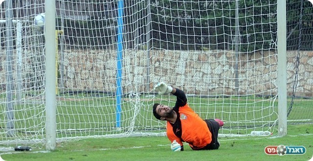 בן דוד נכנע לפנדל של רביבו (לירן דורף)