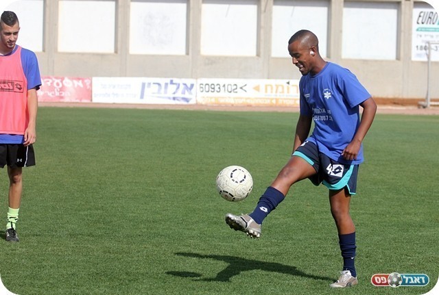 סיכוי טוב שישחקו בעונה הבאה יותר. שחקני הספסל (צילום: לירן דורף)