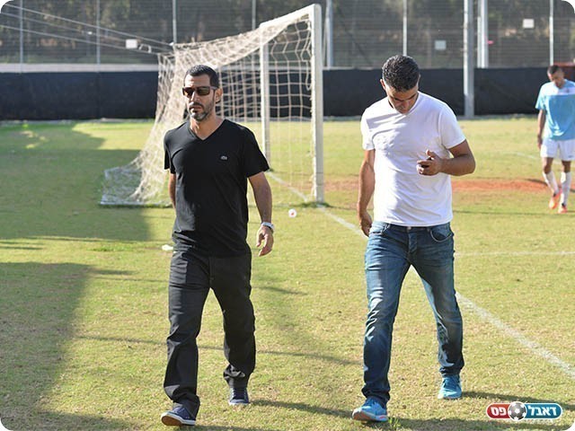 תחזירו את סויסה למועדון, למען בית שאן. אוזן (משמאל) ואבי דנן (קובי פורטל)