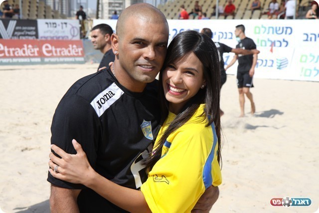 אייל גולן ומיכל הקטנה