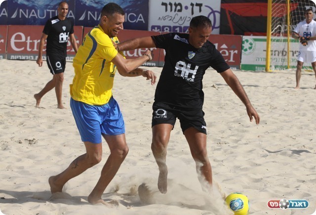 עידן מימון עוצר את האווירון