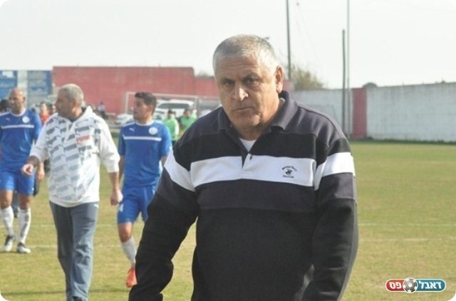 לומד ממנו הרבה. אחמד ואהב (צילום: חאדר אניס)