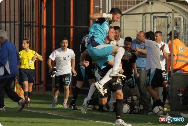 הספסל של מורשה באקסטזה (קובי רוזן)