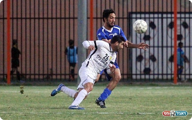 מרציאנו בדרך לגעת ביד מול ביטון (לירן דורף)