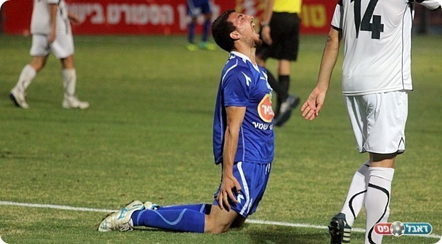 מחאג'נה צורח מתסכול, חזר במפתיע להרכב (לירן דורף)