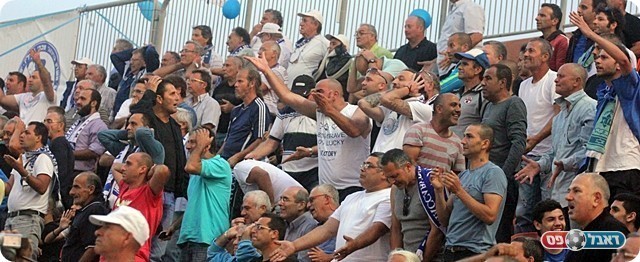 אוהדי יפו תופסים את הראש, עוד עונה מאכזבת (לירן דורף)