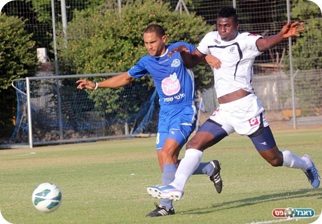 חיזקה במעט את הסגל. קהינדה (בלבן. צילום: לירן דורף)