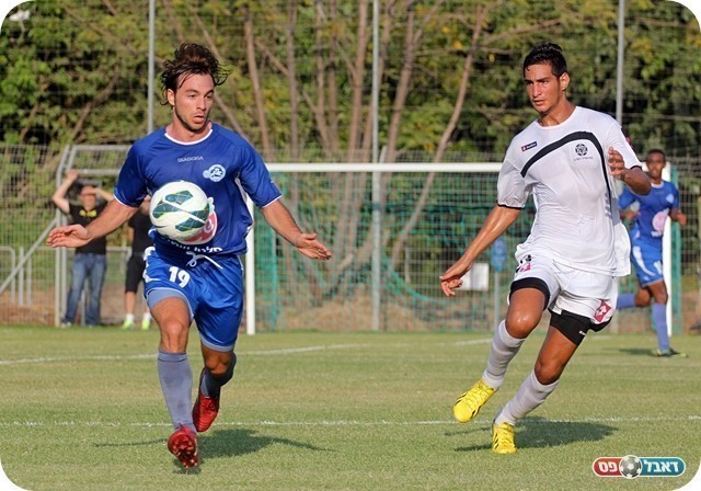 כדורגל טוב של יפו. פרץ משתחרר מגמליאל (צילום: לירן דורף)