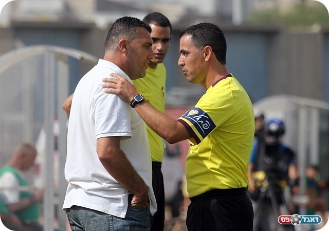 הורה לחניכיו לשחק לאט. זגורי (צילום: לירן דורף)