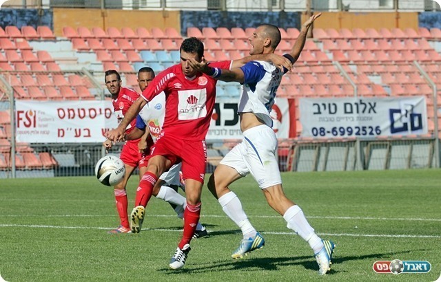 פדידה מנסה לברוח מקרופניק (לירן דורף)