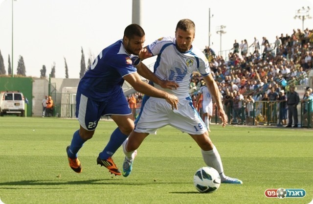 יפרח מנסה לעצור את אנטונוב (קובי רוזן)