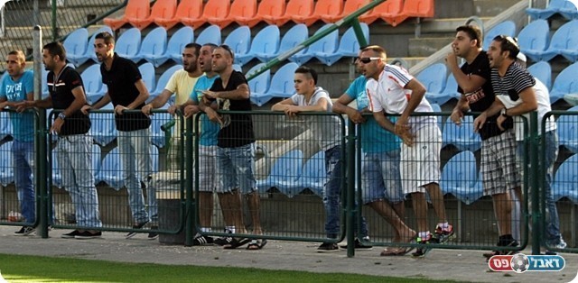 אוהדי אשקלון בעצבים (קובי רוזן)