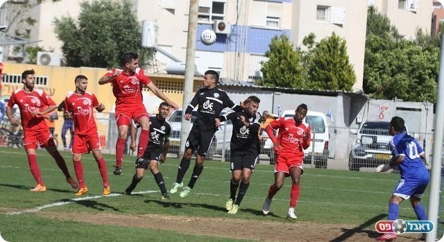 לי אגמי מחמיץ נסיון לכיבוש(צילום:שלומי גבאי)