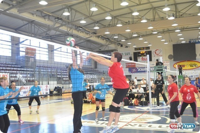 משחק צמוד לכל אורכו. גמר ה"מאמאנט" באולם בגין (חאדר אניס)