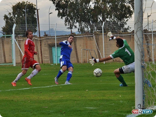 ניר אברג'יל כובש את השני (אבי רביבו)