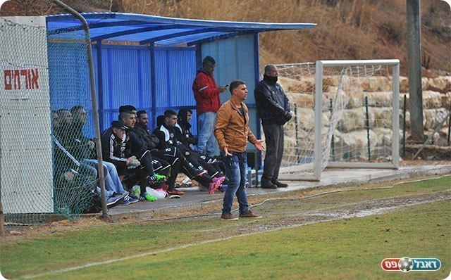 אבי דנן. מאמן גלבוע (ארנון לוי)