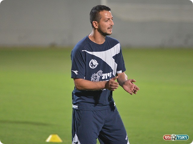 יעזור לקבוצתו להשיג ניצחון ראשון? אבי מלכה (קובי פורטל)