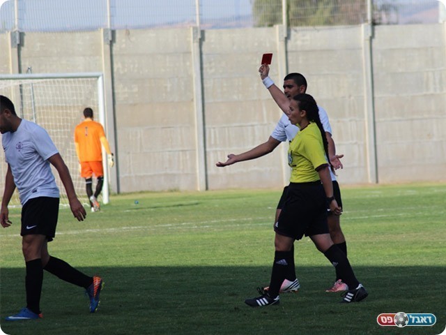 מראה לו את האדום (עודד חסין)