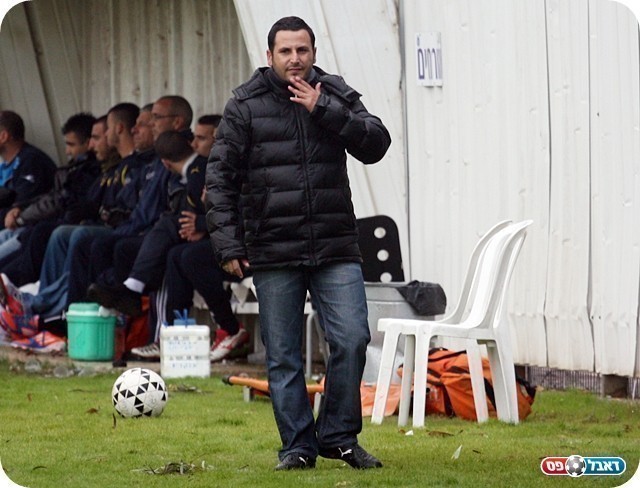 אוהד  בוזגלו. מאמן נס ציונה (לירן דורף)