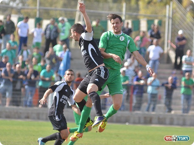 אסקלינג ומלכה במאבק אווירי (צילום: קובי פורטל)