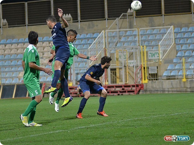 הזדמנות נוספת, יעקב נוגח מעל השער (קובי פורטל)