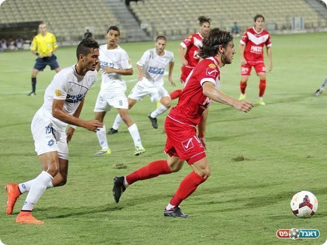 אז'ובל במרדף אחרי הכדור (קובי רוזן)