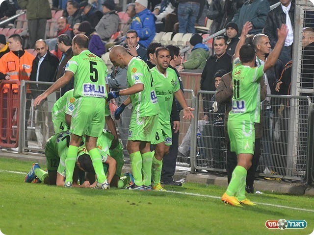 שחקני אחי נצרת (צילום: ארנון לוי)