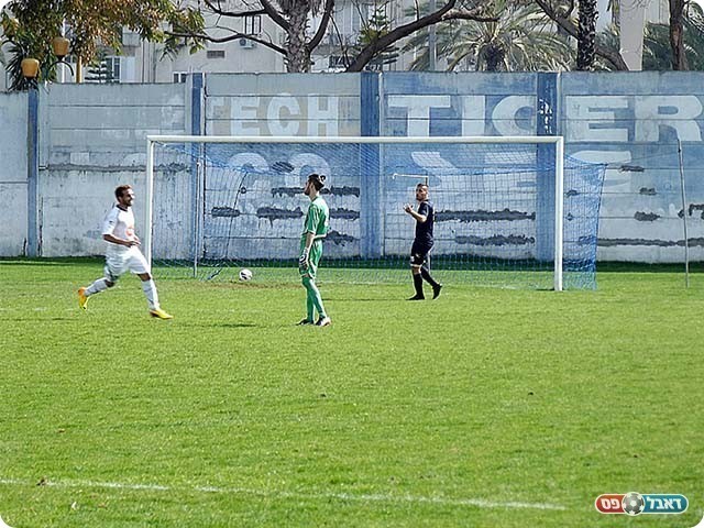 הכדור ברשת (צילום: אייל אורן)