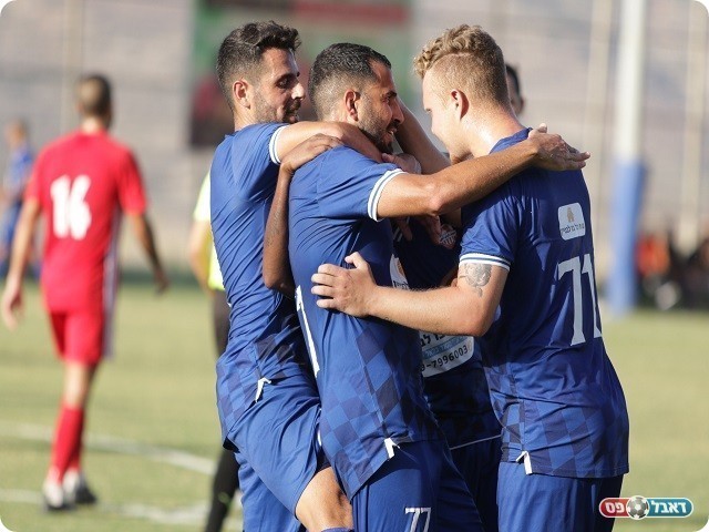 הטריד רבות את הגנת בועיינה. אסי גומה חוגג עם חברים (דאפר מאחמיד)