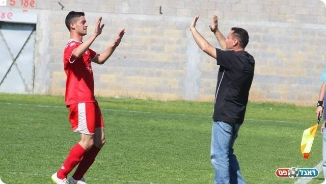 איילון אלימלך חוגג עם המאמן