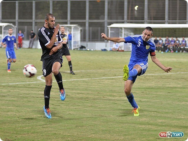 אילן סויסה (בכחול) יצליחו להשיג נקודות ראשונות? (ארנון לוי)