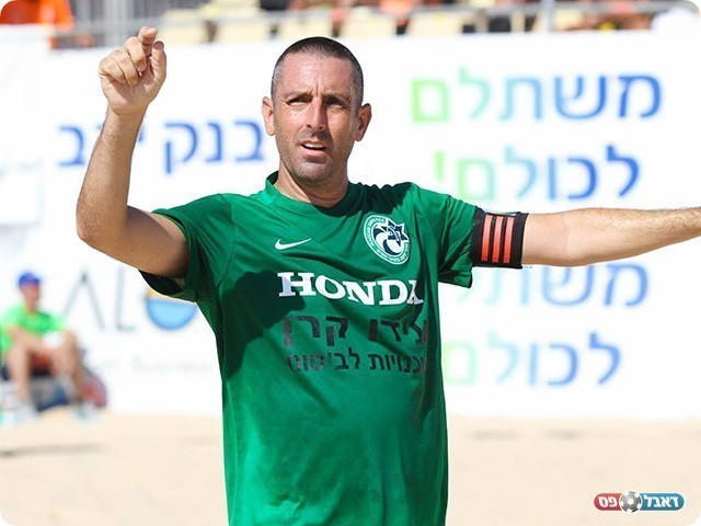 מאמן כרמיאל בכדורגל ושחקן חיפה בחופים. אילן סויסה (סטראבו)