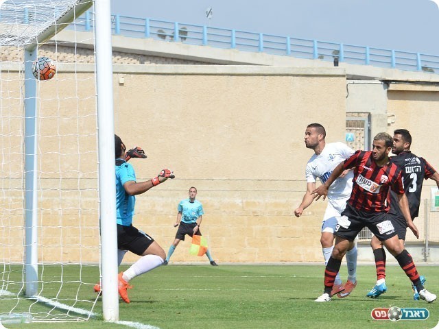 אלימלך נוגח פנימה (אבי רביבו)