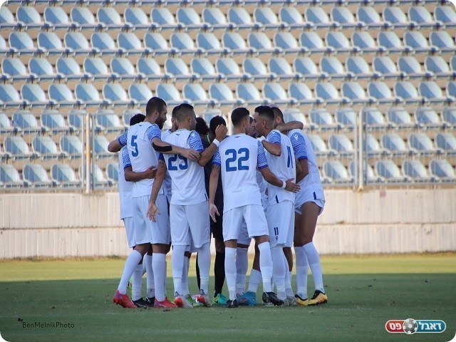 עם האוכל בא התיאבון. שחקני מכבי הרצליה (בן מלניק)