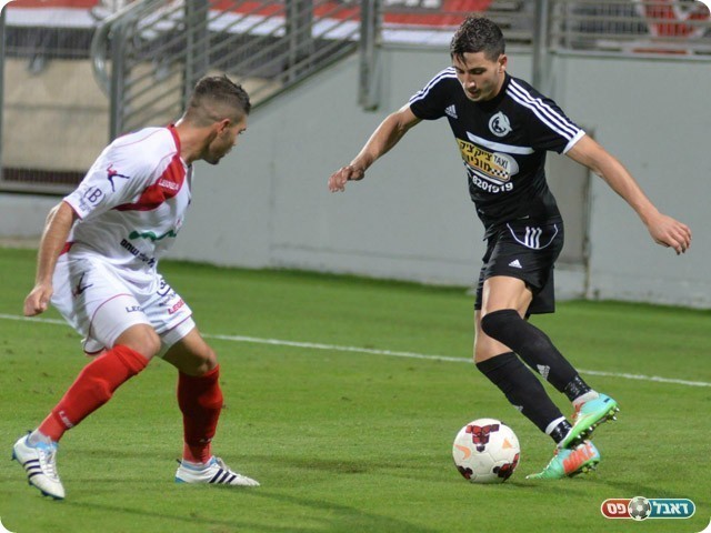 אלקנטי בשחור