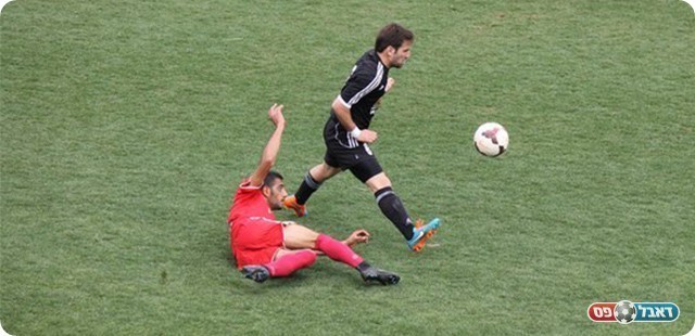 אורן עידו שומר על הכדור (אנטולי רובינסקי)