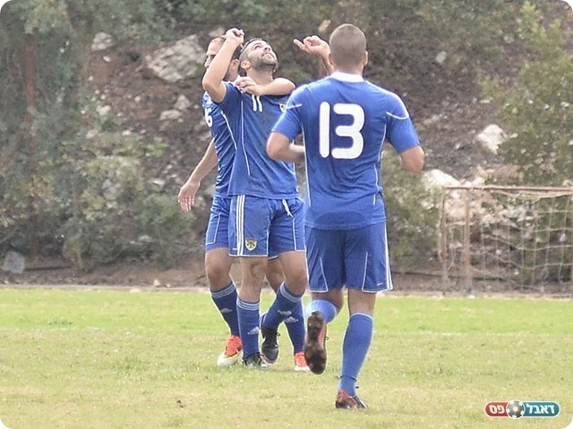 ארז אלבז חוגג את הראשון (ארנון לוי)