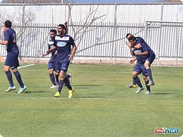 בוארון ואלישע יחד עם שחקני בית שאן (ארנון לוי)