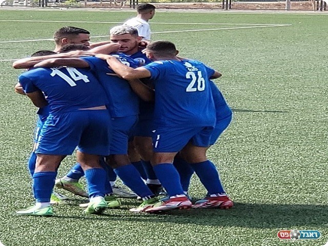 לא התחשבו בצרות של היריבה. שחקני דימונה חוגגים (דן בונבידה)