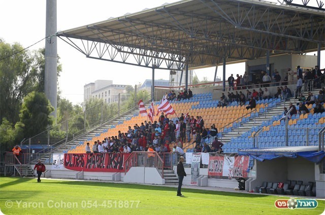 הקהל של איכסל (ירון כהן)
