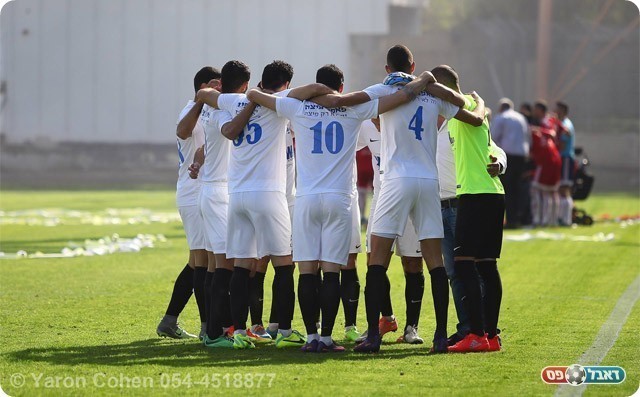 שחקני בית שאן רגע לפני השריקה (ירון כהן)